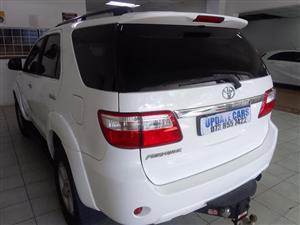 Toyota Fortuner 3.0D-4D Automatic 7-seater  leather seats CD player year model 2012 miliage 95