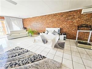 7.1 Hector Farm FULLY Furnished For Sale In Deneysville/Oranjeville