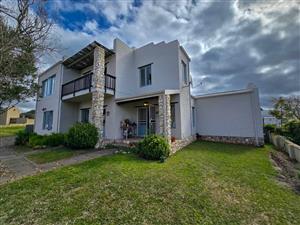 House For Sale in Still Bay West