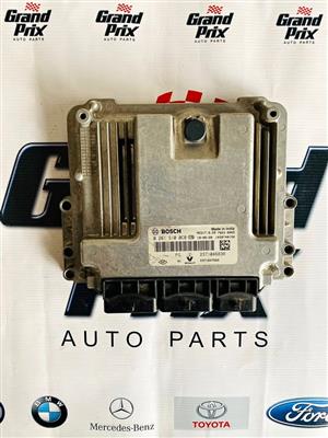 RENAULT ECU COMPUTER BOX 0261S100C8 237104683R  MEG17.9.20