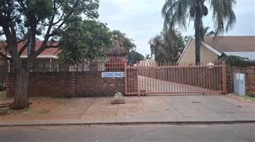 STUNNING  2 BEDROOMS TOWNHOUSE FOR RENTAL IN ORCHARDS