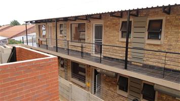 Upmarket one -  bedroom-student flat for sale - Potchefstroom