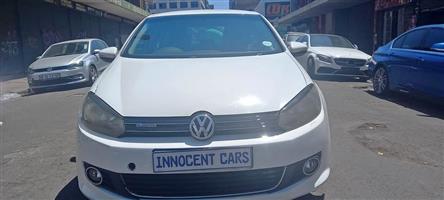 2012 VW GOLF VI 1.6 TDI DIESEL, MANUAL TRANSMISSION,  WHITE IN COLOUR,