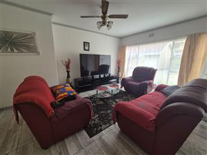 !Lovely Apartment in Safe and Secure Complex!