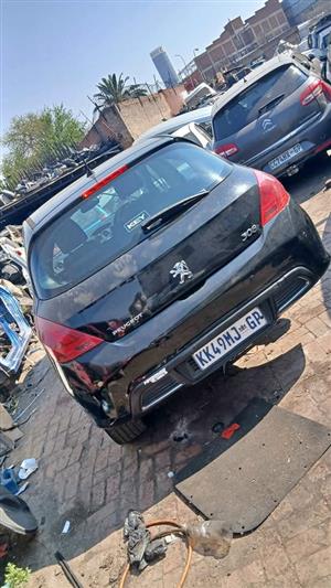 NO CATALYST! Stripping Peugeot 208 For Spares