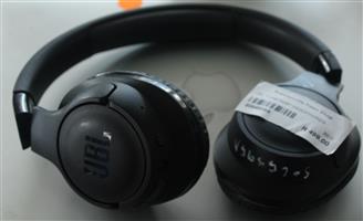 JBL TUNE 700BT HEADPHONES S065895A