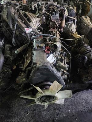 HILUX HIPS 2L ENGINE FOR SALE