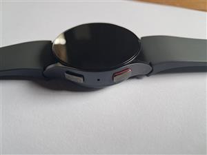 Samsung Galaxy watch 6 Charcoal Grey 40mm New smartwatch