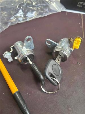 Corolla door lock and key ae 100