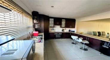 House For Sale in Mondeor