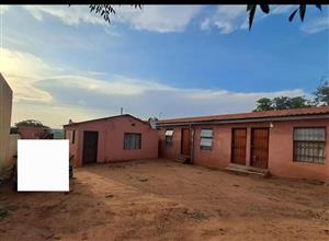 7 ROOMS FOR INVESTMENT WITH 2BEDROOM HOUSE FOR SALE IN MAMELODI EAST 
