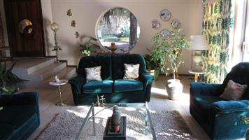 Lounge Set - 2x2 seaters & 2x1 seaters