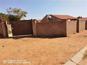 2BEDROOMS AVAILA FOR RENT IN EXT 3 WINTERVELDT NEAR TIDIMALONG PRIMARY SCHOOL