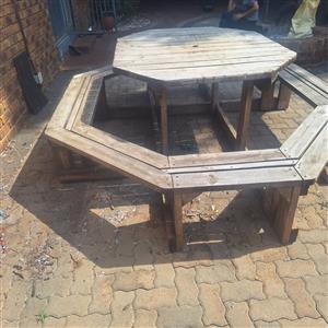 Picknic round wooden table for sale