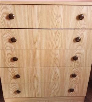Furniture for Sale: Chest Drawer and Dressing Table 
