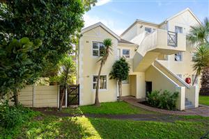 Apartment For Sale in Diep River