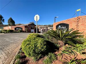 Townhouse For Sale in Helderkruin