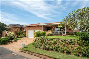 3 Bedroom Low-Maintenance Family Home with Spectacular Sea Views in Secure Panorama Park Estate