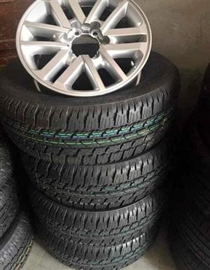265/65/17 Bridgestone Dueller AT brand new set 