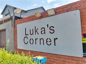 A comfortable, well-maintained unit in an excellent location—ready for you to move in and enjoy!