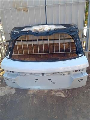 range rover velar boot door