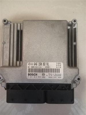 Mercedes Benz Vito 115 CDI ECU Computer Box