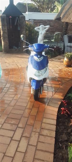 Suzuki AN 125 Scooter