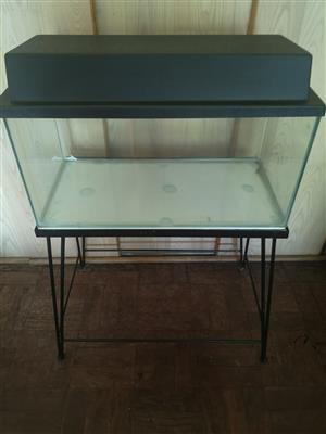 Fish tank 60L liter (2feat) with metal stand brand new lid