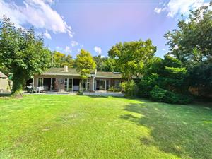 Luxurious Family Home in Sasolburg prime area with a Borehole and Solar system.