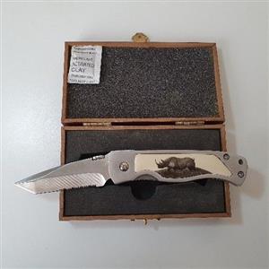 pocket knife with box