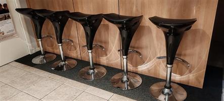 Bar stools x 5 in attractive  silver and black finish.