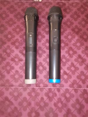 2 cordless mic's