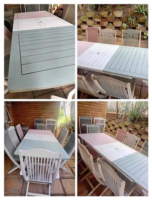 10-Seater outdoor furniture in very good condition