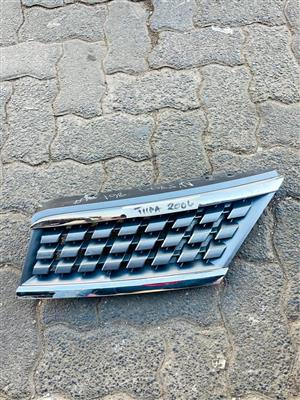 Nissan Tiida grill 2006