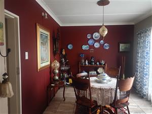 Charming Golden Oldie – Tranquil Living Awaits!