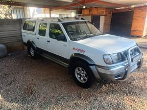 Nissan hardbody 2000 model 3000 l v6 4x4 