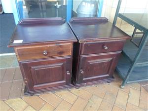 2x Wooden Bedside Tables 