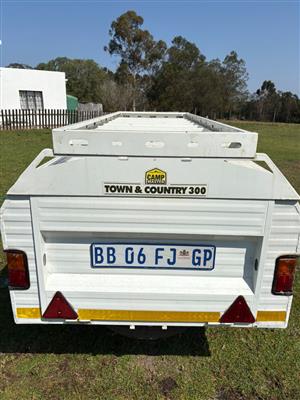 Camp Master Town and Country 300 Trailer
