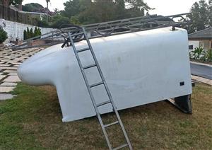 HIGH CANOPY WITH LADDER