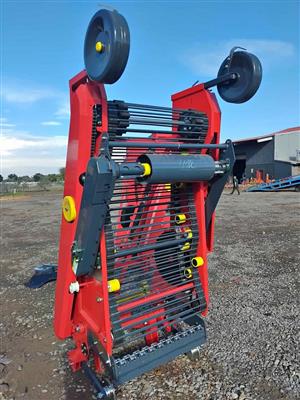 POTATO HARVESTER
