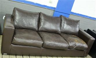 3 SEATER BROWN LEATHER COUCH S065069A