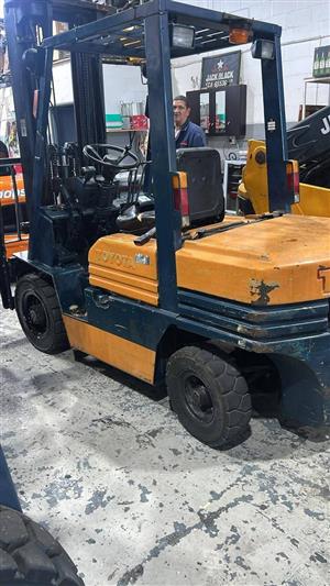 Forklift Toyota 2.5 Ton 5 Series For Sale