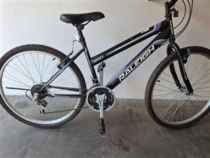 Raleigh bicycle, As new.. Gears, see pictures.. 