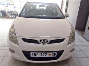 2010 HYUNDAI I20 1.4 MANUAL PETROL 105,000KM WHITE COLOUR CODE 2 