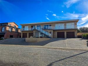 House For Sale in Still Bay West