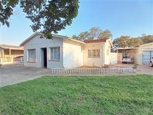 Family house for sale walking distance to schools and Sasolburg CBD