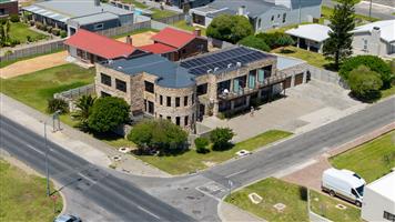 Guest House in Struisbaai FOR SALE!
