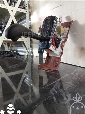 JEEP CHEROKEE KJ 3.7 USED GEAR SELECTOR AVAILABLE 
