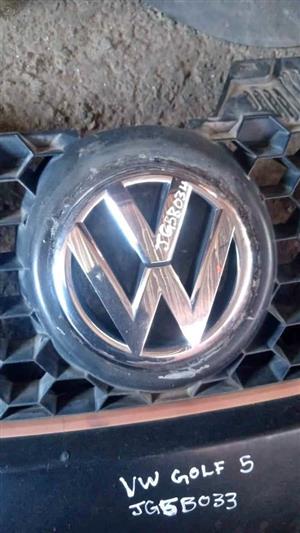 Vw golf 5 front badge