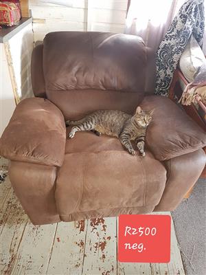 Brown Lazy Boy Couch For Sale Junk Mail